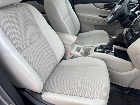 Used 2017 Nissan Rogue Sport S image 34