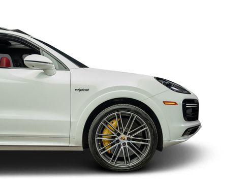 Used 2022 Porsche Cayenne Turbo S AWD/4WD image 25