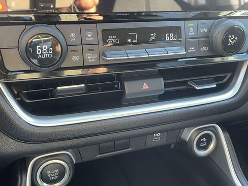 Used 2025 Toyota Grand Highlander FWD image 19