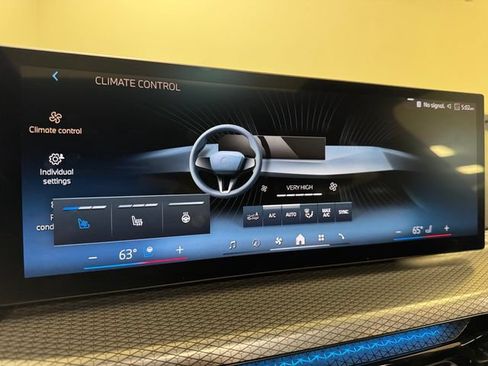 Used 2025 BMW 430i w/ Premium Package RWD image 18