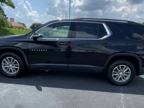 Used 2022 Chevrolet Traverse LT FWD image 5
