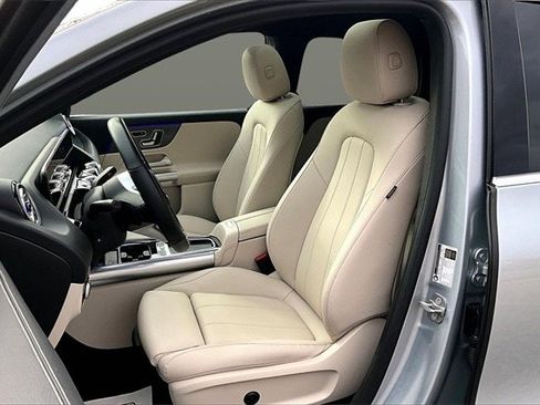 Certified 2025 Mercedes-Benz GLA 250 4MATIC image 24