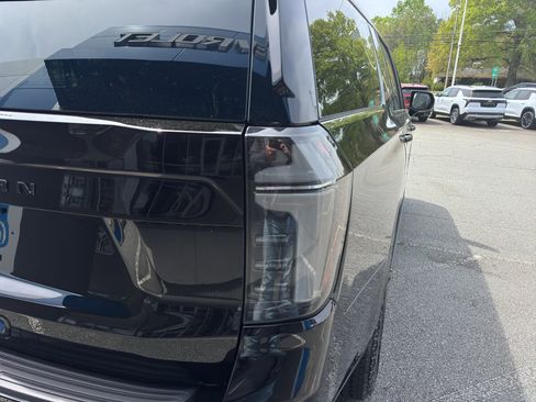 New 2026 Chevrolet Suburban Z71 w/ Z71 Off-Road Package AWD/4WD image 6