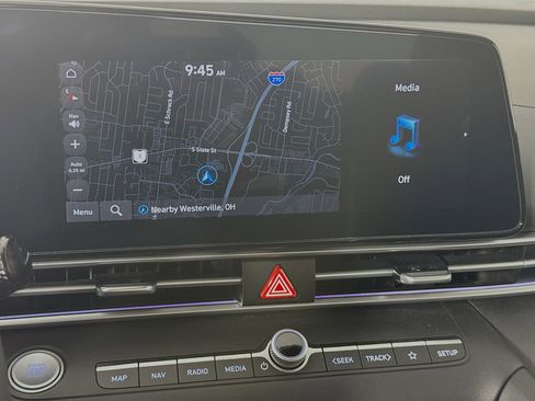 Used 2023 Hyundai Elantra Limited w/ Preferred Accessory Package FWD image 13