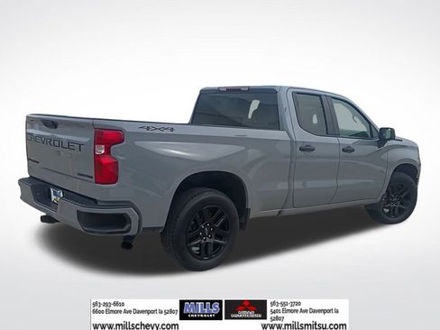 Used 2024 Chevrolet Silverado 1500 Custom w/ Dark Appearance Package image 5