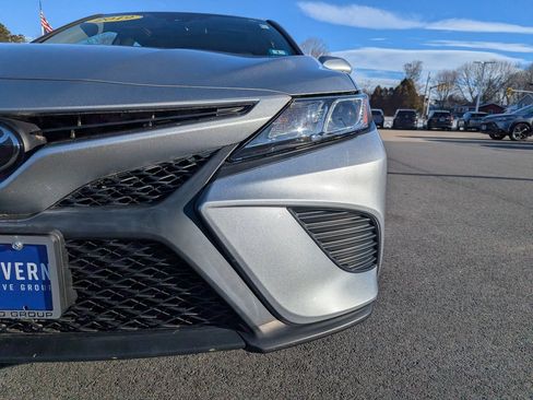 Used 2019 Toyota Camry SE image 11