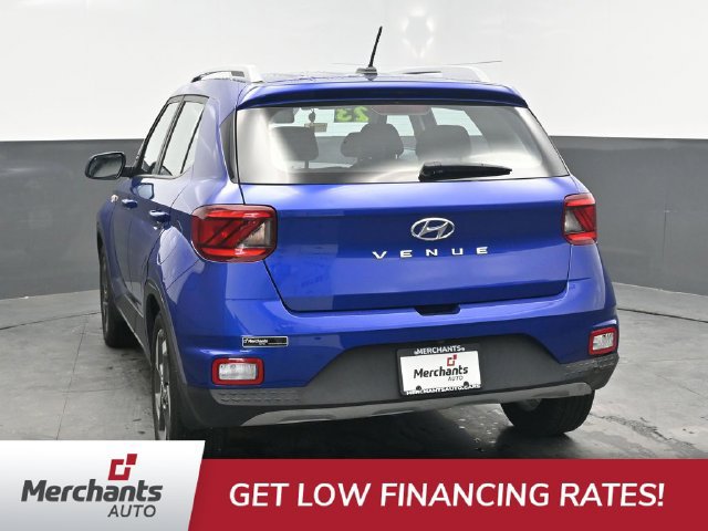 Used 2023 Hyundai Venue SEL FWD image 5