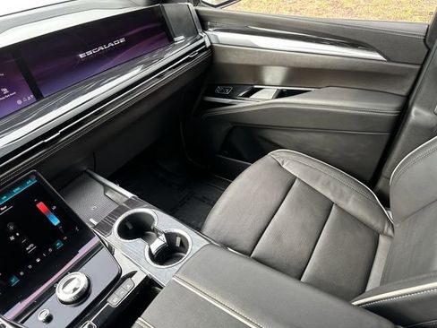 Used 2025 Cadillac Escalade Sport w/ Touring Package AWD/4WD image 16