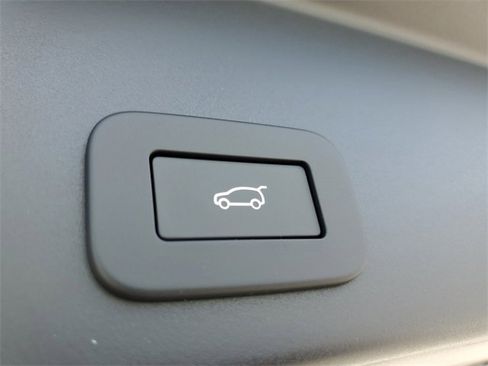 New 2026 Land Rover Range Rover Evoque S image 12