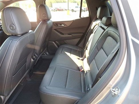 New 2026 Chevrolet Equinox LT w/ Convenience Package II image 7