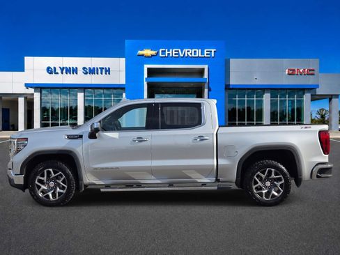 Used 2022 GMC Sierra 1500 SLT w/ SLT Premium Plus Package AWD/4WD image 12
