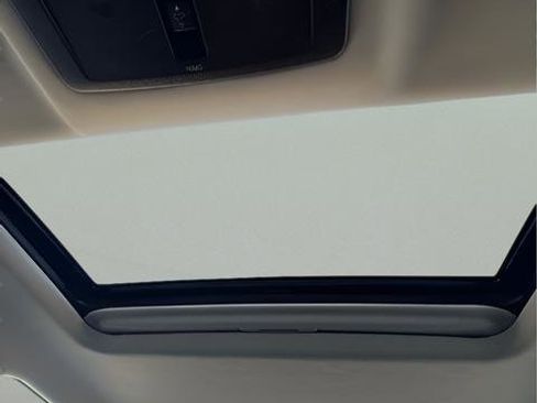 Used 2025 Nissan Altima 2.5 SR w/ SR Premium Package image 22