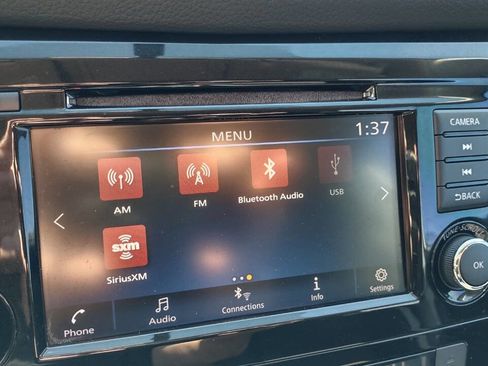 Used 2018 Nissan Rogue SV image 21