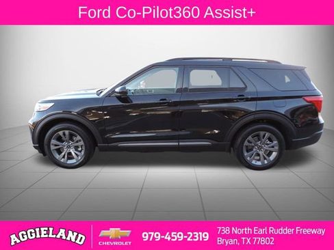 Used 2023 Ford Explorer XLT w/ Equipment Group 202A image 7