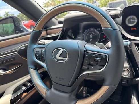 Used 2024 Lexus ES 300h Ultra Luxury w/ Accessory Package (Z2) FWD image 55