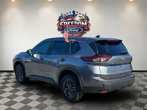 Used 2024 Nissan Rogue S image 4