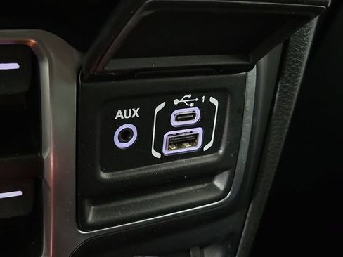 Used 2025 Jeep Wrangler Unlimited Rubicon w/ Convenience Group AWD/4WD image 27