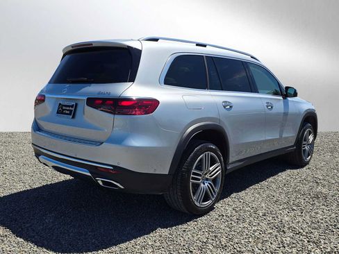 Used 2026 Mercedes-Benz GLS 450 4MATIC image 4