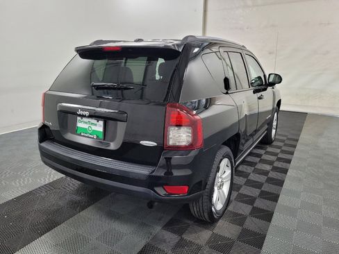 Used 2017 Jeep Compass Latitude AWD/4WD image 9