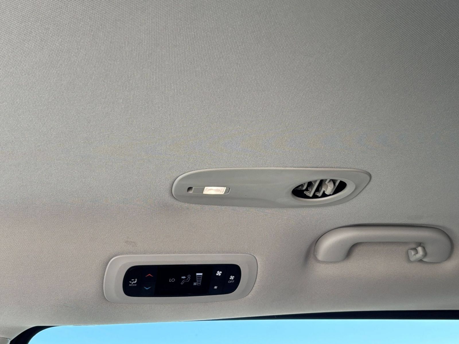Used 2024 Chrysler Voyager LX FWD image 24