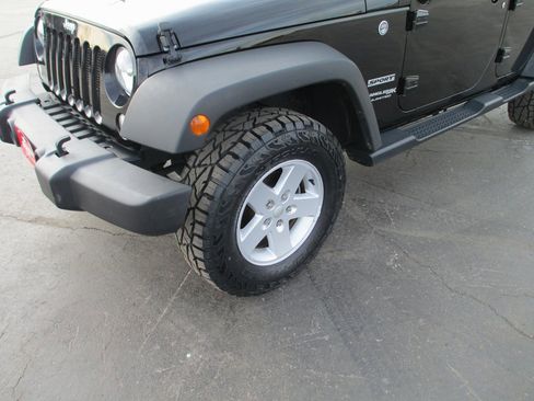 Used 2018 Jeep Wrangler Unlimited Sport S image 10