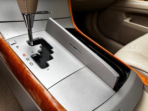 Used 2005 Toyota Avalon XLS image 18