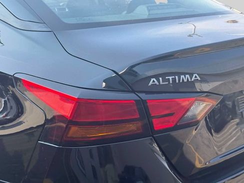 Used 2024 Nissan Altima 2.5 SV FWD image 14