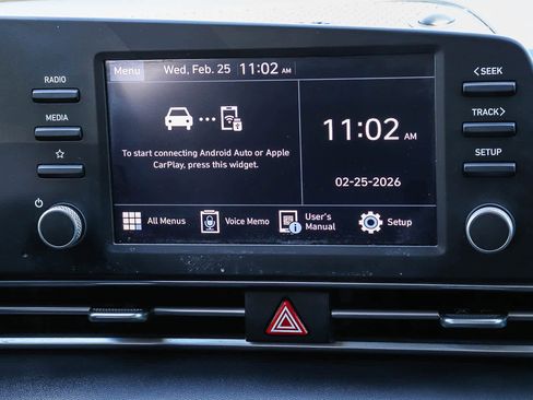 Used 2025 Hyundai Elantra SE image 14