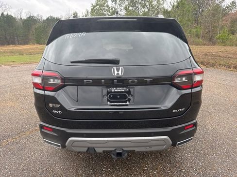 Used 2025 Honda Pilot Elite image 8