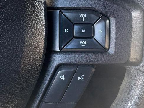 Used 2017 Ford F150 XLT image 9