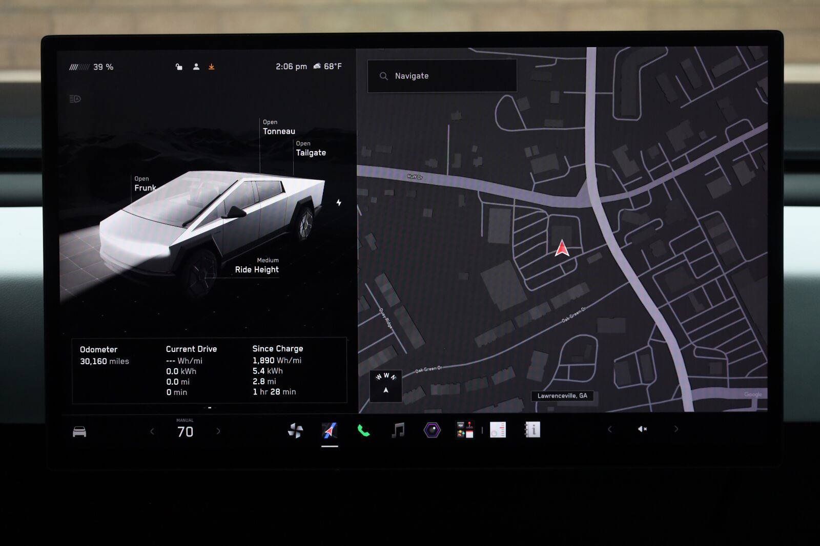 Used 2024 Tesla Cybertruck AWD Crew Cab image 36