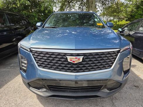 Used 2024 Cadillac XT4 Premium Luxury AWD/4WD image 2