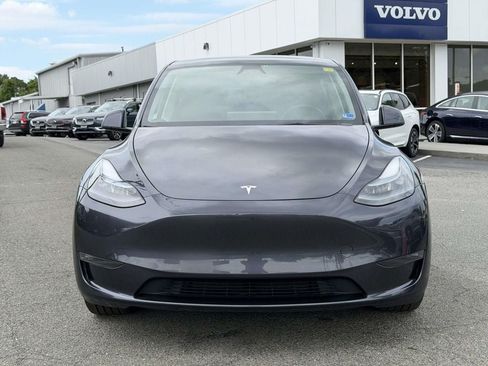 Used 2024 Tesla Model Y Long Range AWD/4WD image 23