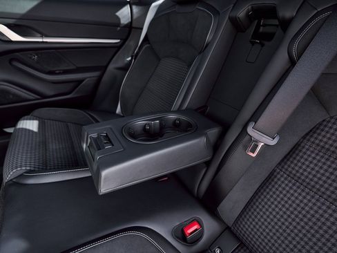 Used 2025 Porsche Taycan 4S w/ Premium Package image 46