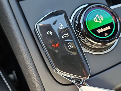 New 2026 Volkswagen Tiguan SE R-Line image 23