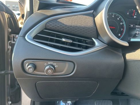 Used 2025 Chevrolet Malibu LT image 23