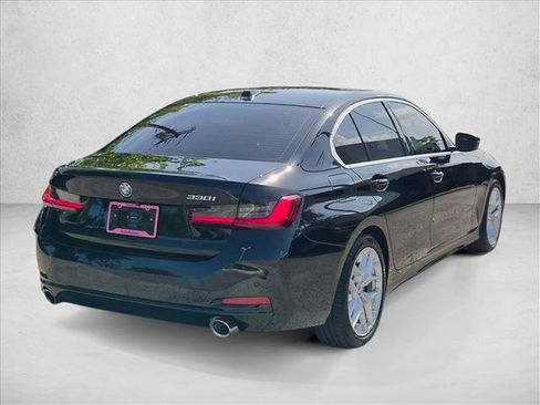 Used 2025 BMW 330i Sedan w/ M Sport Package RWD image 5