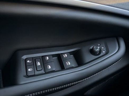 New 2025 Jeep Grand Cherokee Limited image 28