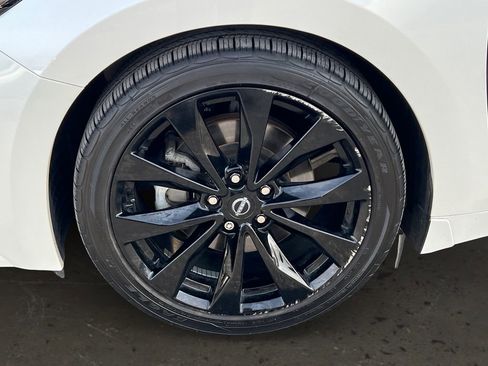 Used 2023 Nissan Maxima SR w/ Sport Mat Group image 25