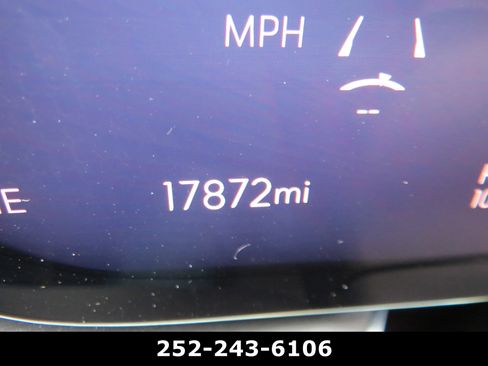 Used 2025 Buick Envision Preferred AWD/4WD image 21