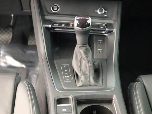 Certified 2025 Audi Q3 2.0T Premium w/ Convenience Package image 21