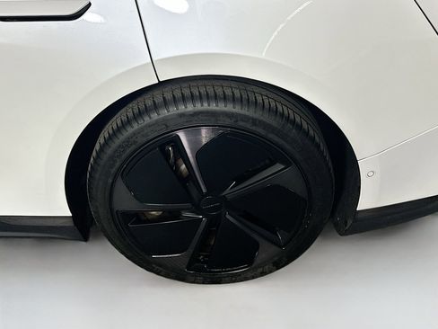 Used 2024 Lucid Air Pure image 11