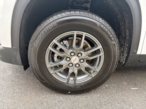 Used 2025 GMC Acadia Elevation image 10