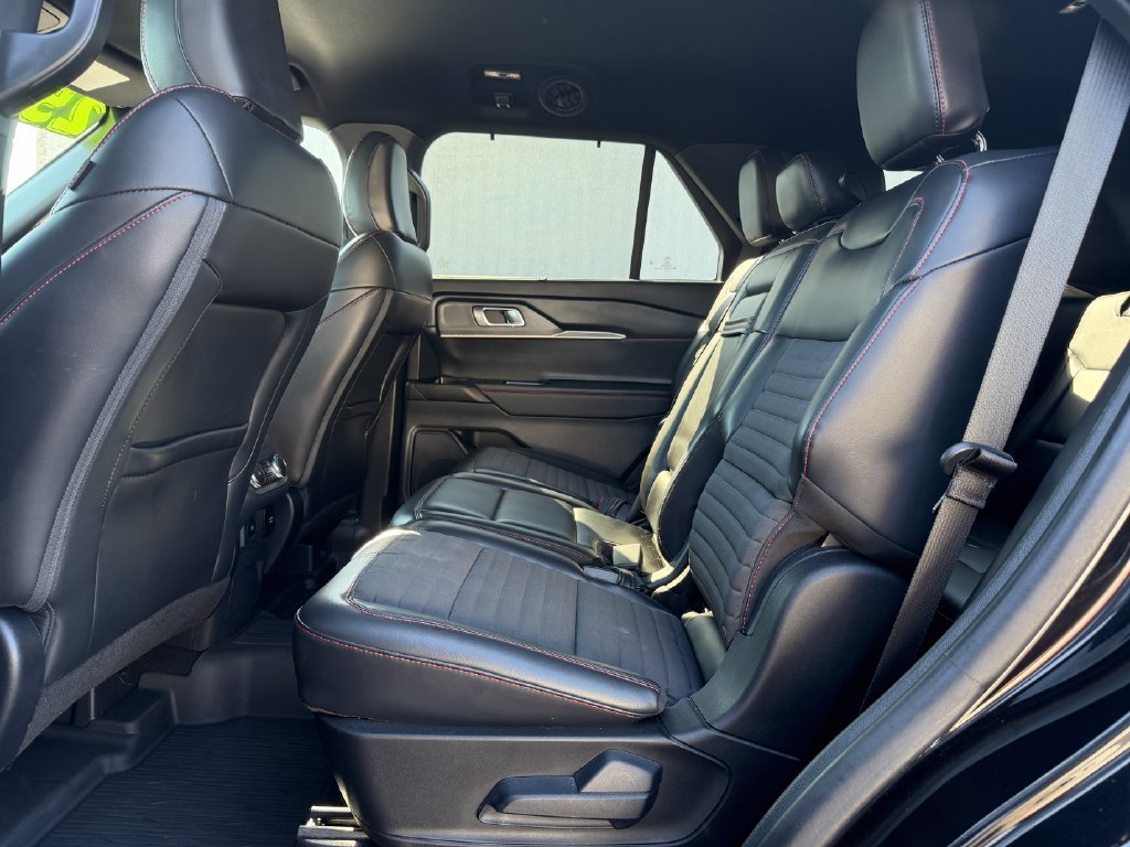 Used 2025 Ford Explorer ST-Line w/ Premium Package AWD/4WD image 38