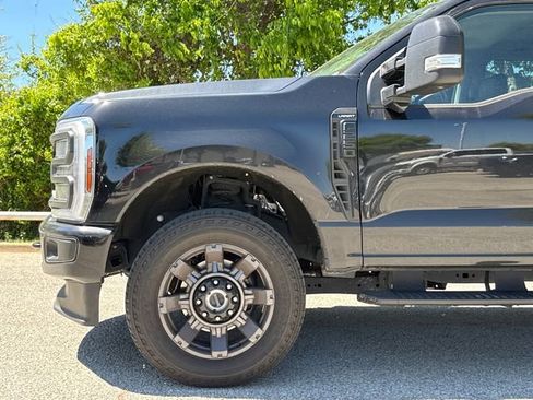 Used 2023 Ford F150 Lariat image 5