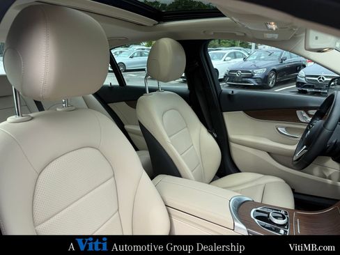 Certified 2020 Mercedes-Benz C 300 4MATIC Sedan image 31