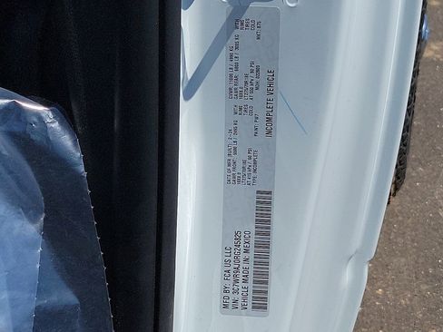 New 2024 RAM 3500 Tradesman w/ Safety Group AWD/4WD image 15