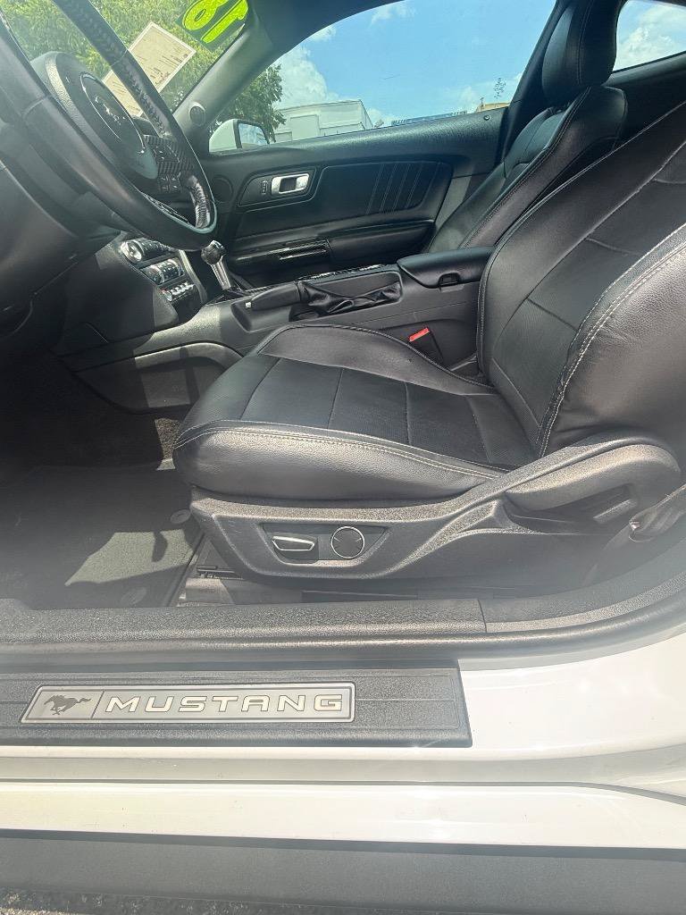 Used 2018 Ford Mustang Premium RWD image 5
