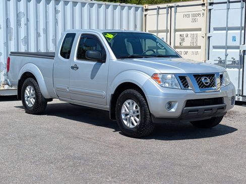 Used 2016 Nissan Frontier SV w/ SV Value Truck Package RWD image 2