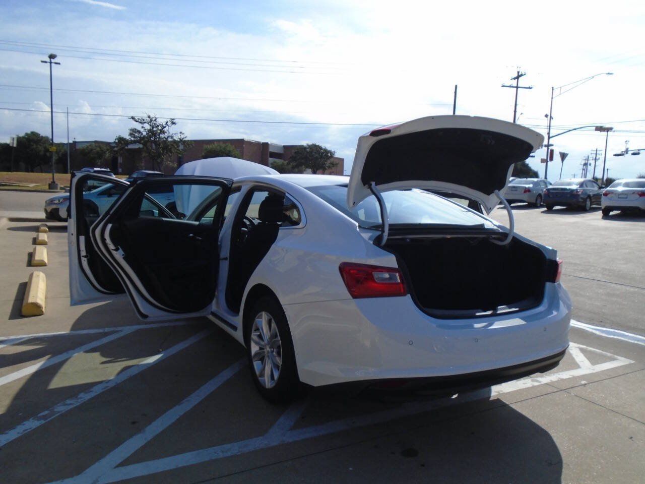 Used 2025 Chevrolet Malibu LT FWD image 24